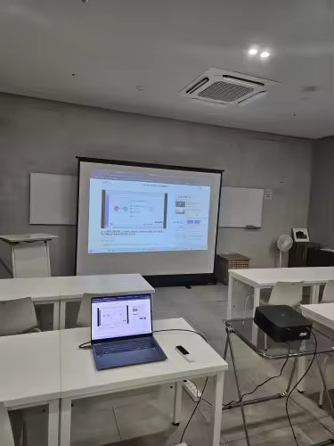 Averex Power Projector